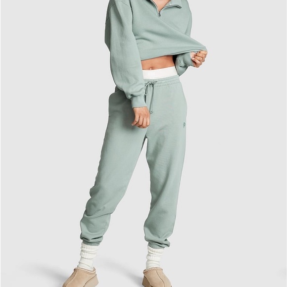 PINK Victoria's Secret Pants - PINK Victoria’s Secret Fleece Slim Sweatpants